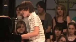 Greyson Chance Singing Paparazzi