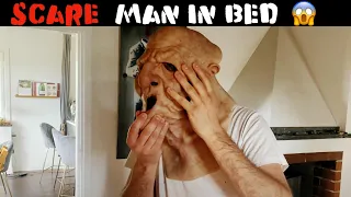 SCARE MAN IN BED😱😱😱-Julien Magic