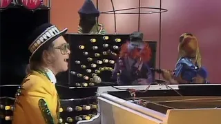 The Muppet Show - 214: Elton John - “Goodbye Yellow Brick Road” (1978)