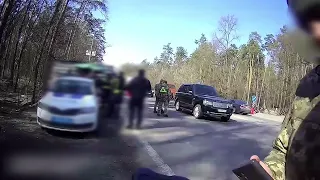 Прикордонники затримали батюшку, в підвалі якого при окупантах утримували волонтерів