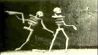 LE SQUELETTE JOYEUX / The Cheerful / Dancing Skeleton - 1898 Louis Lumiere (HD)