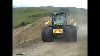 JOHN DEERE 8430 Eating Up the EastCoast Hill Country.