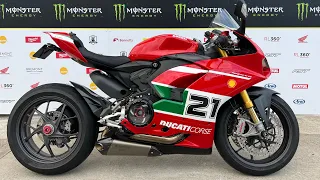 2022 Ducati Panigale V2 Bayliss with Akrapovic exhaust😍