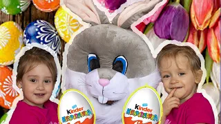 ZAJĄCZEK SCHOWAŁ PREZENTY🎁🐇🐰EASTER EGG HUNT🎁WIELKANOC 2020🐣NELA I LILA TWINS STORY