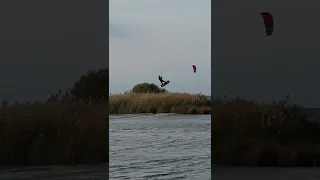 Kite Surfing #shorts  #extreme#kiteboard#exhilarating#wild#rush#watersports#waves#satisfying#wind