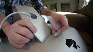 Removing and Re-Installing the Apple Cinema Display/iMac Stand/Vesa Mount