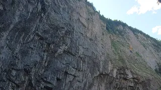 Джиппинг. Ущелье в горах Абхазии. Дорога на озеро Рица