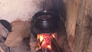 CARNE DE PORCO NA LATA E BOI NA CORDA