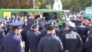 Милиция охотится на пенсионеров! Police Fights with pensioners and wins!