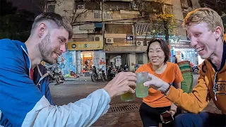 Owner of Bia Hơi invites me to drink 🇻🇳