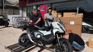 Unboxing HONDA X-ADV 750 new 2024 scooter