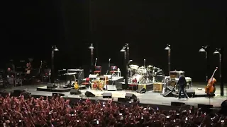 Eric Clapton - Ingresso e accoglienza del pubblico - Bologna, 10 ottobre 2022