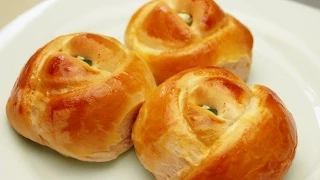 Rose Shaped Dinner Rolls Recipe - Turkish Pogaca Pastry