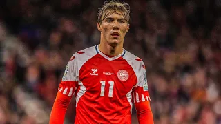 Rasmus Højlund vs San Marino | 20 years old | Crazy hold up play🔥