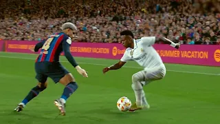 Vinicius jr DESTROYED Araujo🔥 | Masterclass Performance vs Barcelona