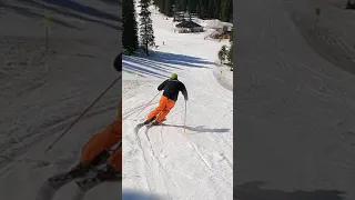 Short turn ski slowmotion 240 FPS