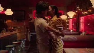 Riverdale 5x10 Jughead and Tabitha starts dancing and kisses