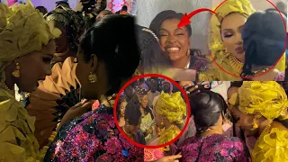 Oh !! 🥰 Bisou et joie vivre Aïcha Rassoul et Miss ndiaye devant leur Goro