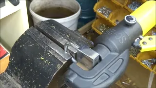 Hydraulic shears (armature drill) SC-25 demonstration of possibilities - How to bite a lock?