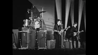 (Synced) The Beatles - Live At The Hollywood Bowl - August 23, 1964 - Source 1