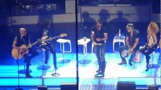 Enrique Iglesias & JLo Tour - Miami - Enrique & guy on Stage (part 1)
