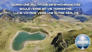 Quand une multitude de synchronicités bouleverse sa vie, Lucie voyage vers une autre réalité.