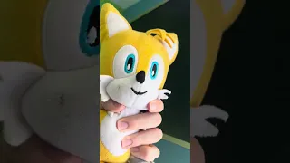 Tails watches the 9 logos