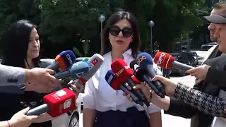 A duhet të japë dorëheqjen Sali Berisha? Ja si përgjigjet Jozefina Topalli