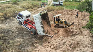 New Project Best Fails Skills Driver 5Tons Dump Truck Back Land Filling Up Bulldozer Spreading
