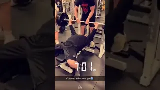 High school senior breaks school bench record of 370 with 405 17 years old