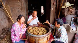 85-year-old Cooking Traditional Meal | Primitive Lifestyle