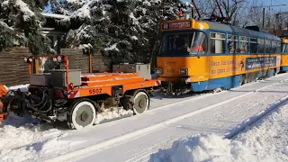 Die Schneepflüge der LVB im Einsatz - Parallelfahrt