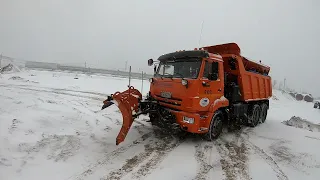 Работа на камазахКДМ в снегопад. ГУДСПкурортное!