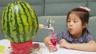 Seoeun and mom made watermelon juice by themselves