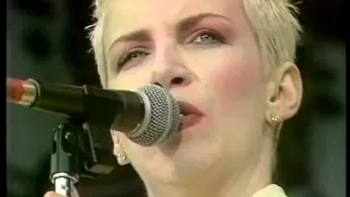 Eurythmics - Sweet Dreams [Live 1988]