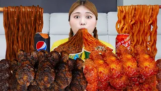 ASMR MUKBANG 하이유의 레드 블랙 교촌 치킨 시크릿볶음면 먹방! BLACK RED FOOD SPICY FRIED CHICKEN Challenge | HIU 하이유