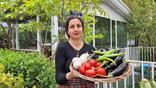Cooking in the garden | Cooking stuffed eggplant with rice on a rainy day in the garden house