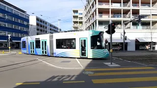 Triebzug der Limmattal Bahn mit Werbung Xundheit im Limmattal/Ausfahrt Bahnhof Richtung Zürich HB