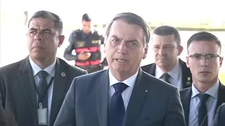 Para cuidar do meio ambiente, Bolsonaro sugere fazer cocô dia sim, dia não