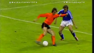 Brilliant Cruyff vs Sweden, incl. the Cruyffturn #WorldCup74