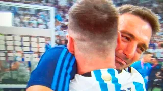 El festejo más emocionante: Messi abrazó a Scaloni y se puso a llorar