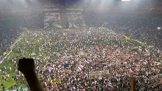 Hymne sur la pelouse du groupama stadium