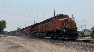 BNSF 7102 leads the Q-CLOSTL with a killer P5 and consist @ Valley Park, MO! 7/28/21