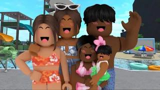 TAKING THE KIDS TO THE WATERPARK?! * CHAOTIC * l Bloxburg Family Roleplay l * WITH VOICES *