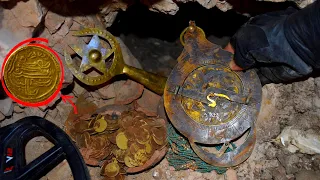 I went to the ghost caves and found jar full of gold coins with astrolabe / treasure hunting