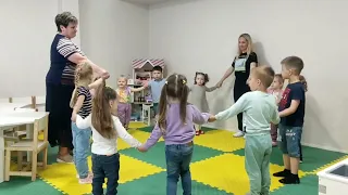Ігровий танок з прискоренням «Всі до гурту,дітвора»для дітей раннього та молодшого дошкільного віку