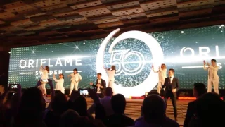 Зажигательный танец с Игорем Обуховским вместе с компанией Oriflame