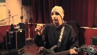 Joe Satriani Demonstrates the Sounds You Can Get From a Chrome Dome Pick