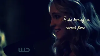 Candice Accola ( Caroline Forbes ) sings Eternal Flame