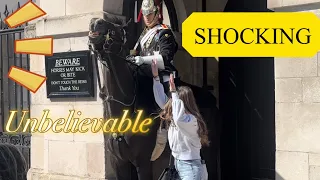 DISRESPECTFUL Tourists REFUSE TO RELEASE ignoring the signs and provoking the king’s guard horse!!!